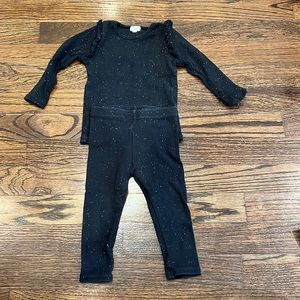 Lil legs black speckle outfit with ruffle shoulders. Size 12M, gently used.